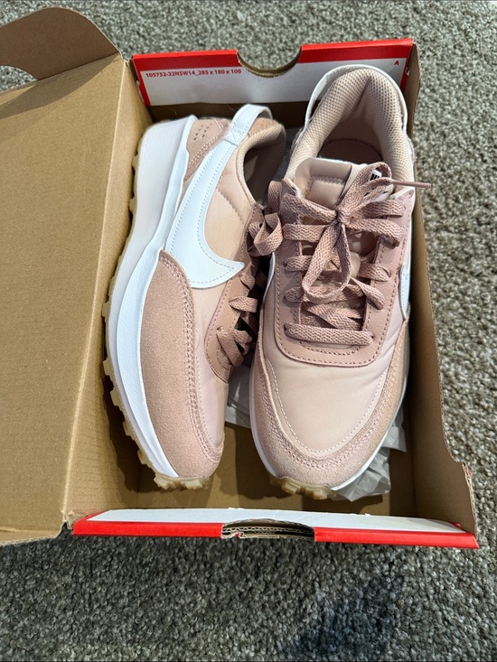 Nike Shoes - Nike Waffle Debut